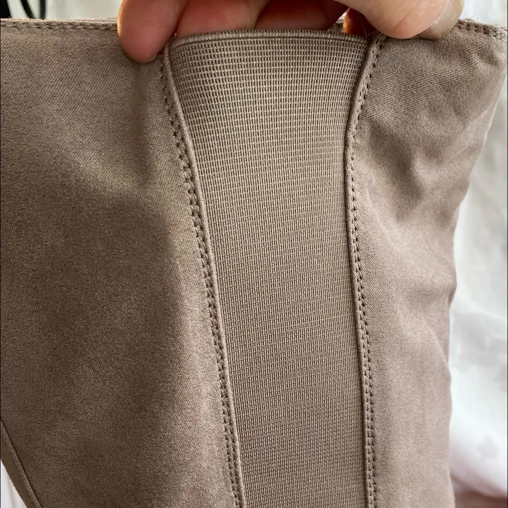 SOFT VEGAN LEATHER HEELED ZIPPER BOOTS - Picture 15 of 16